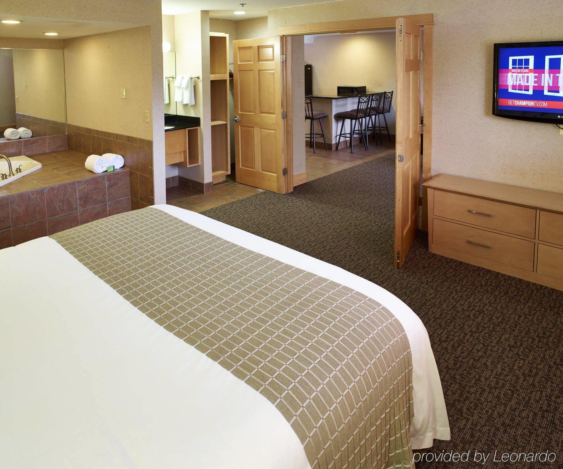 Livinn Hotel Minneapolis North / Fridley Exteriör bild